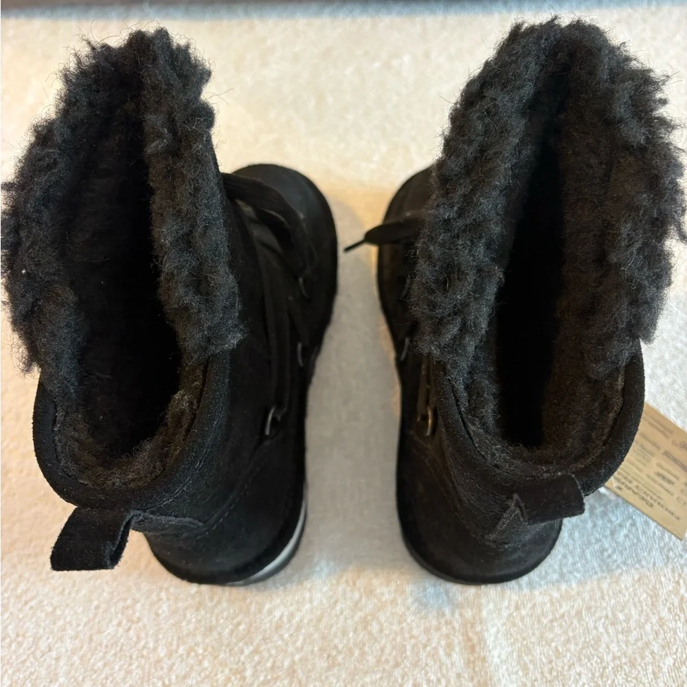 BEARPAW Retro Mondi Platform Boots Black Suede Youth 2 NWT